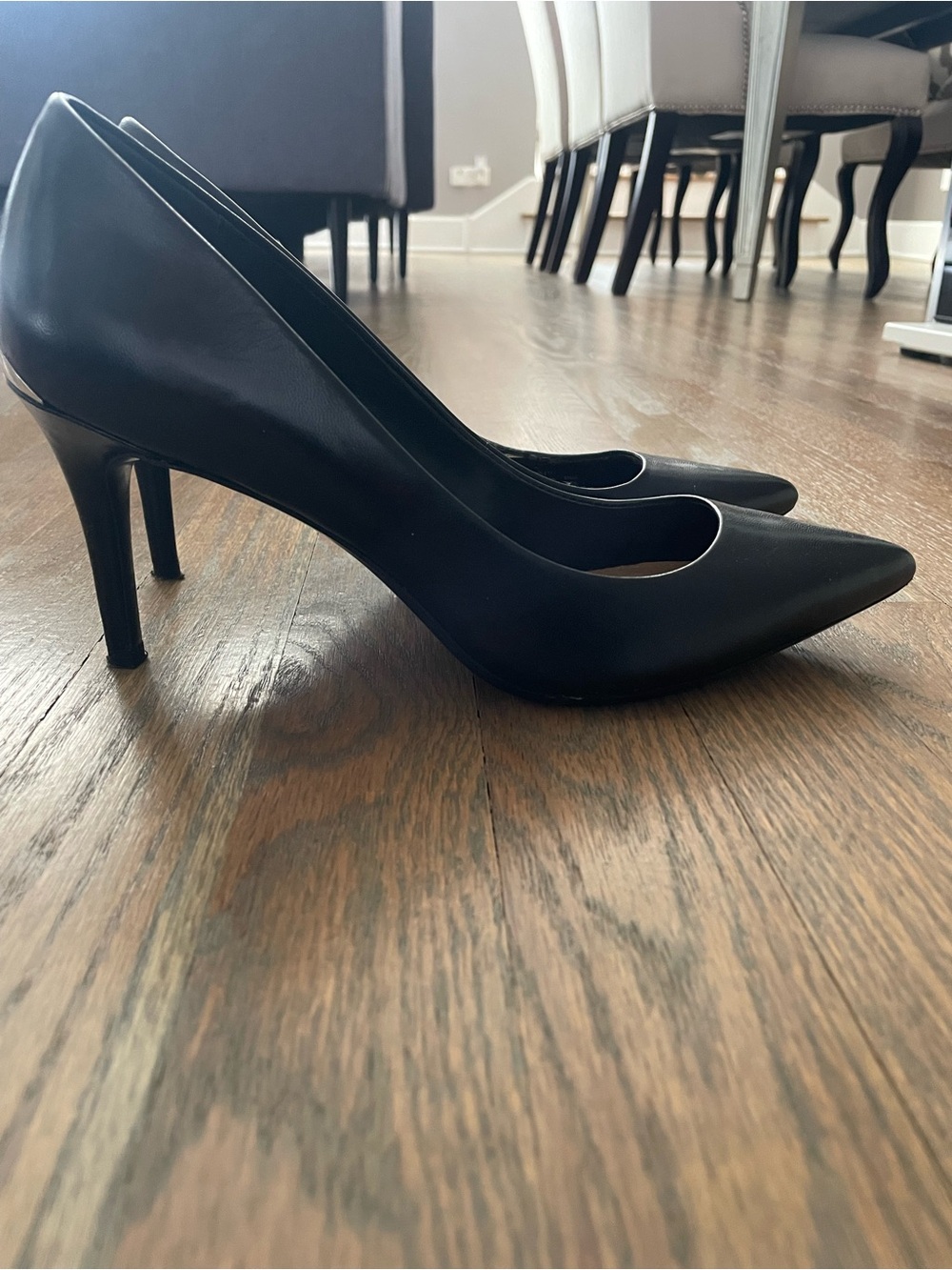 Calvin Klein Black Pointed Leather Pumps - Picture 2 of 3